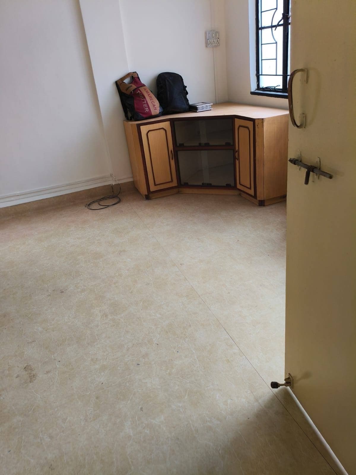 1 BHK Semi-Furnished Flat for Rent in Koregaon Park