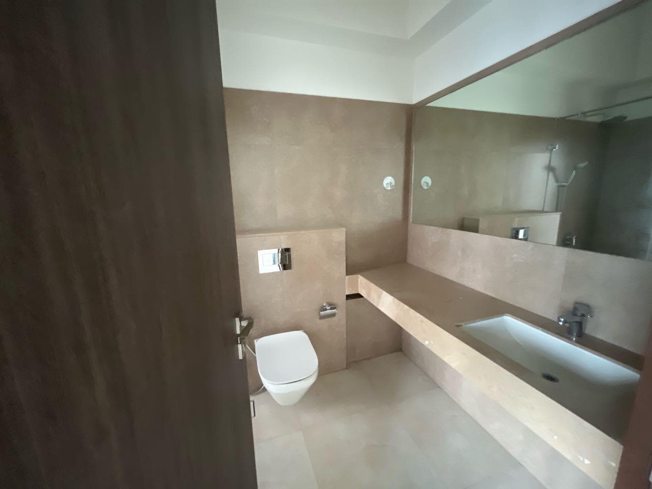 Luxurious 4 BHK Apartment for Sale in Prime Byculla Location, South Mumbai