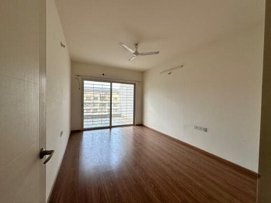 2 BHK Semi-Furnished Flat for Rent at Horizon Vishnu Vihar, Bibwewadi