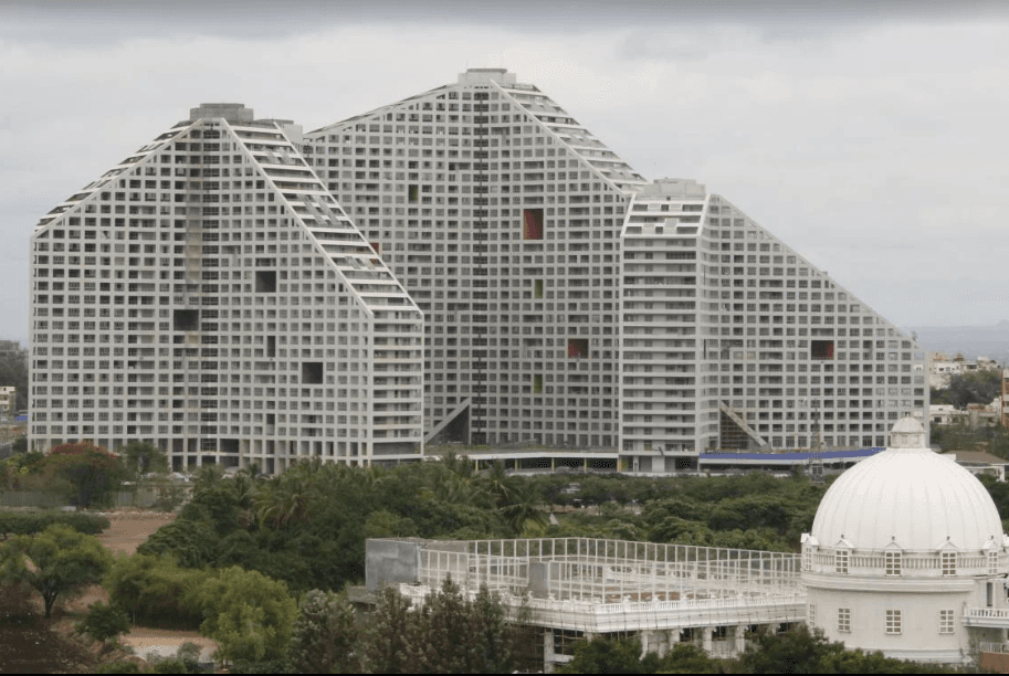 Spacious 3 BHK Apartment for Rent in Amanora Park Town, Pune