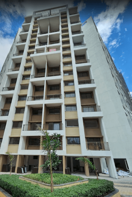 Spacious 3 BHK Apartment for Rent at Kalpataru Serenity, Manjri