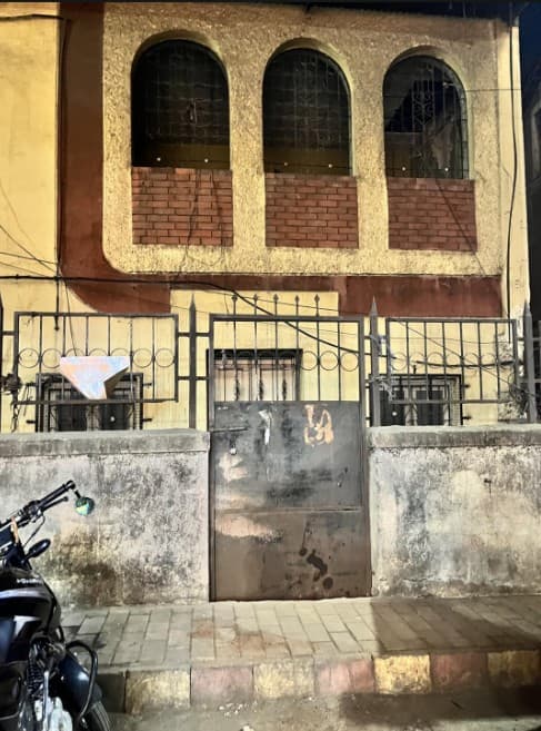 Godown Available for Rent in Camp