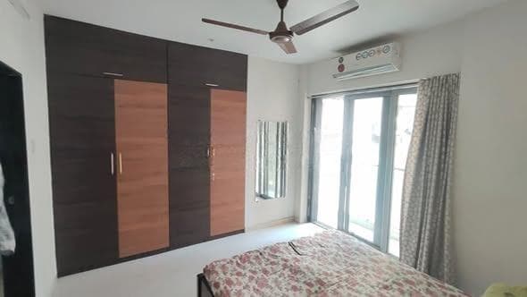 Semi Furnished 2 BHK Apartment for Sale in Panchpakhadi, Thane West