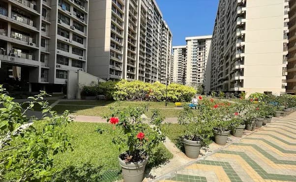 Semi-Furnished 2 BHK Apartment for Rent in K Raheja Vista, Powai