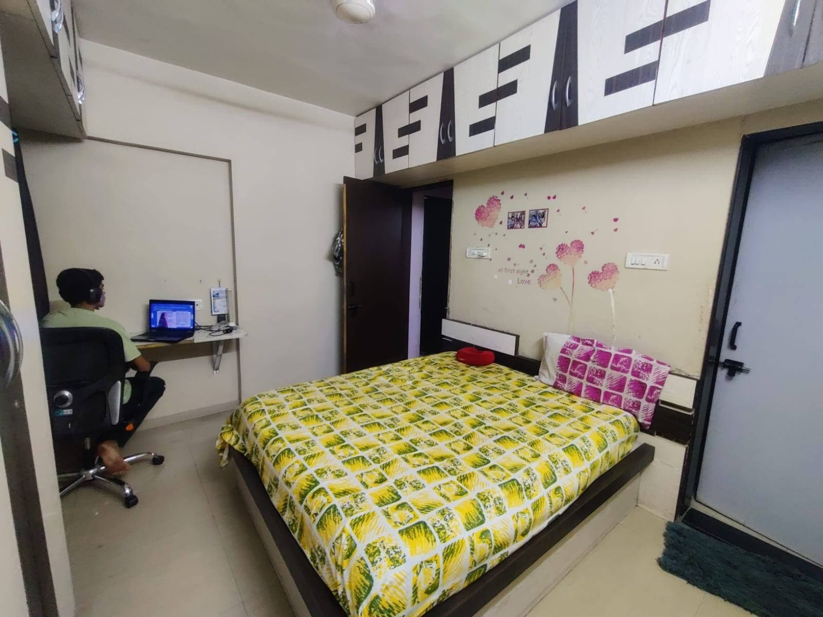 Fully Furnished 2BHK for Rent in Wadgaon Sheri – ₹35,000 | Gated Society