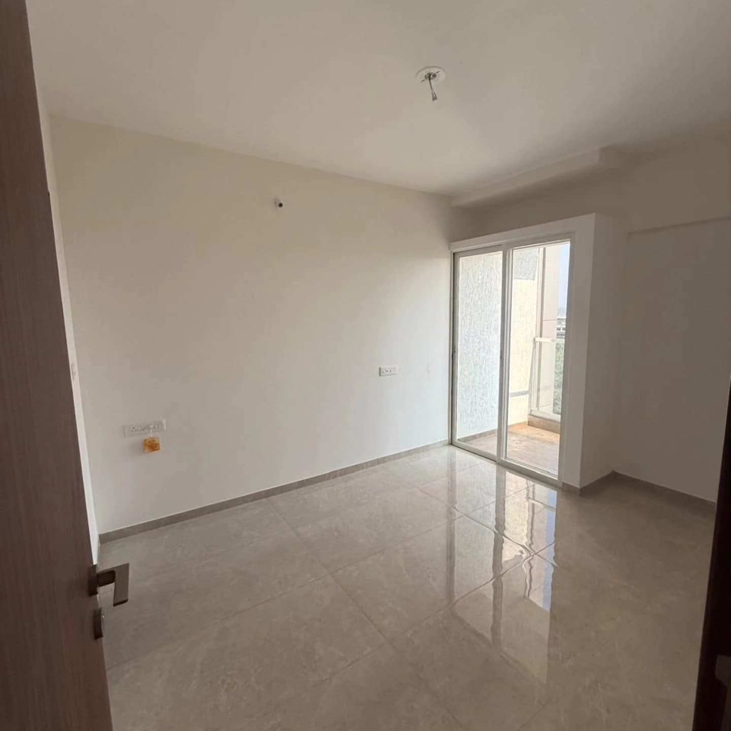 Spacious 2.5 BHK Flat for Rent in YashOne Eternitee, Hinjawadi Phase 2