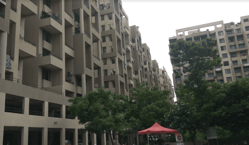 Spacious 2.5 BHK Semi-Furnished Flat for Rent in Margosa Heights, Mohammad Wadi