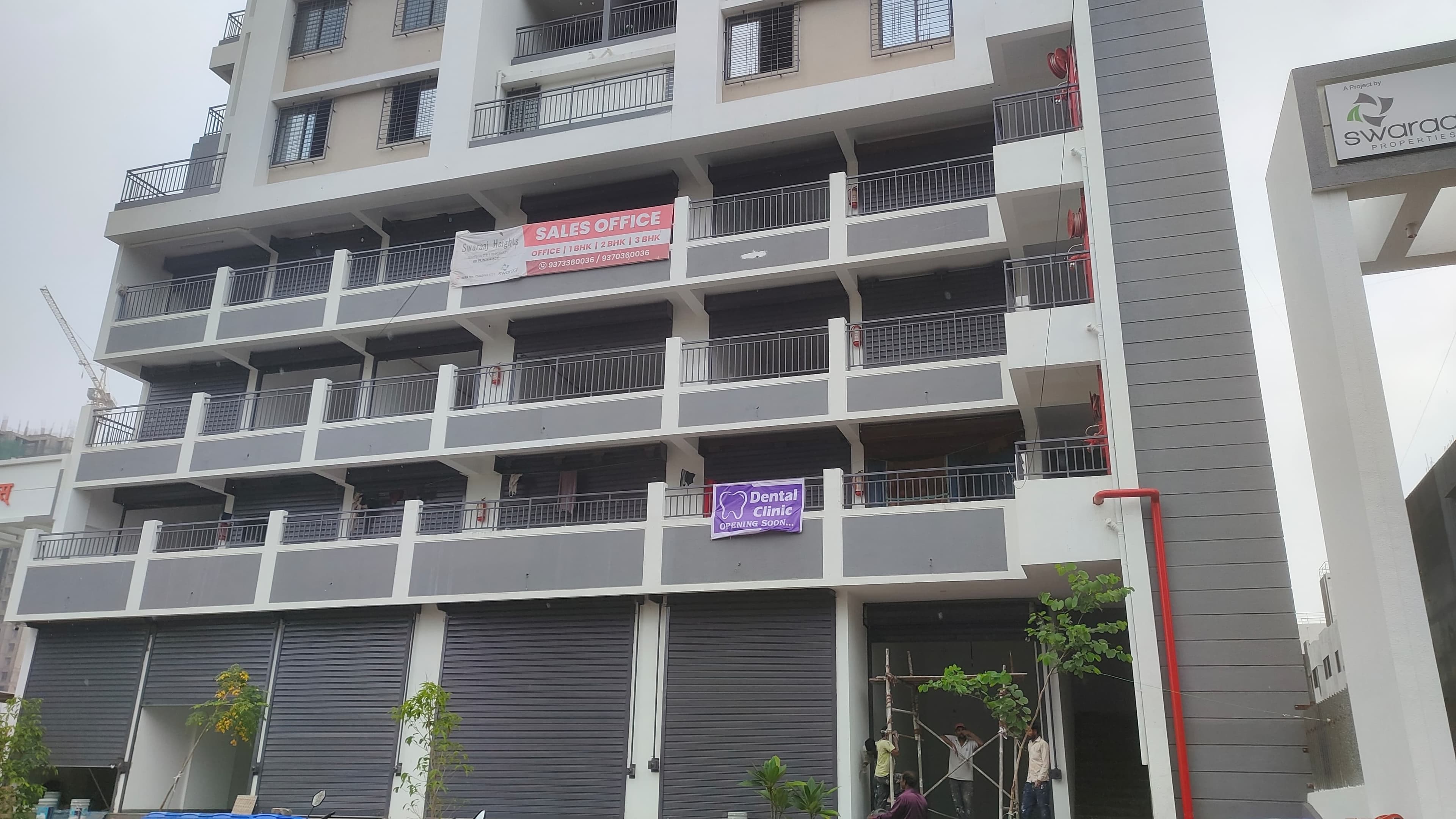 Ready-to-Use Commercial Space 192Sq.Ft. 25K in Swaraaj Heights!
